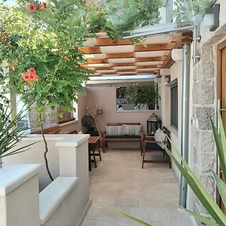Stone House, Svirce, Hvar